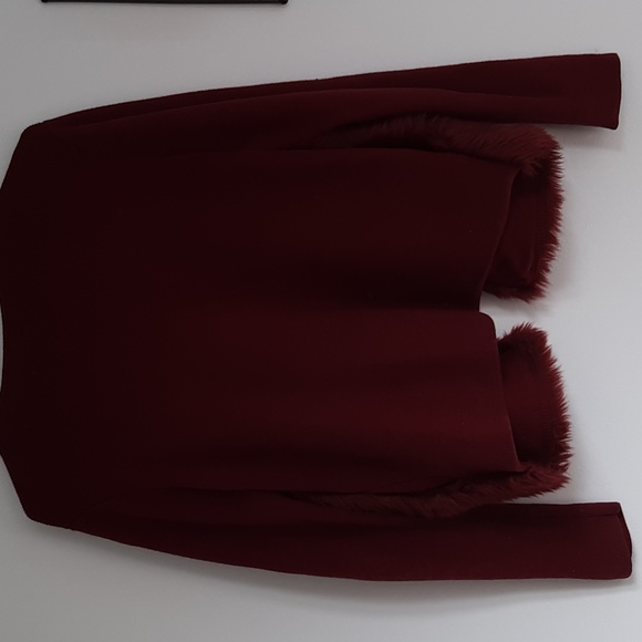 Wine color faux fur open front sweater - Picture 4 of 9